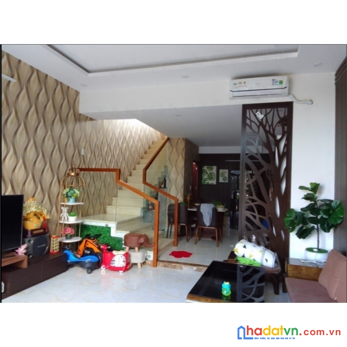Giá đầu tư! bán 3 tầng nhà, ô tô đường nguyễn trung trực giá 3 tỷ x