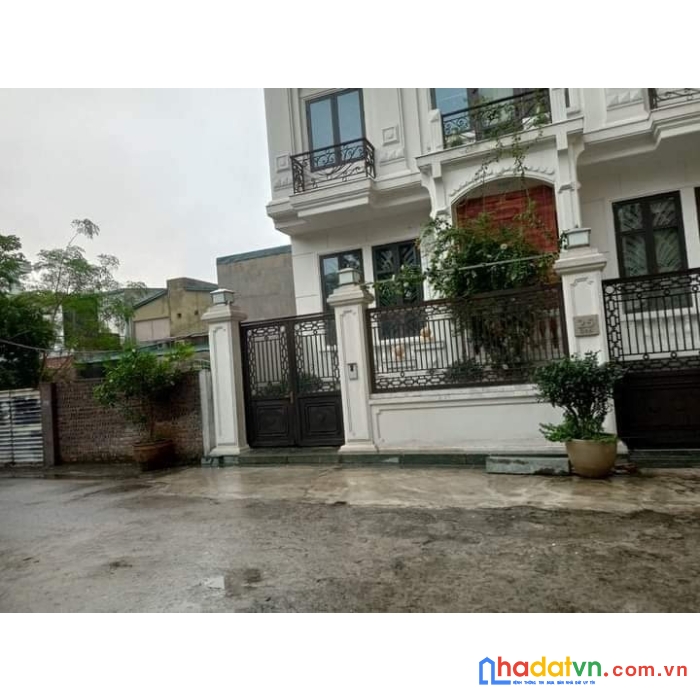 Nóng : chủ trẻ cần bán biệt thự giữa tây hồ gần 200m2, 4 tầng chỉ nhỉnh 40ty.