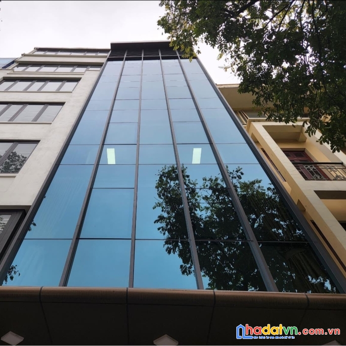 Bán nhà làm văn phòng 70m - 11 tỷ, sát mặt đường trần phú. đường trước nhà 2 làn 3 oto đỗ.