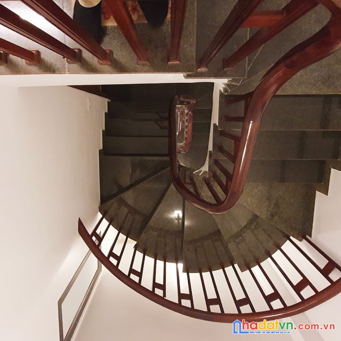 Nhà đẹp ngô gia tự-long biên, nở hậu, trung tâm, 32m, 5t, 3 tỷ. lh 0913896966