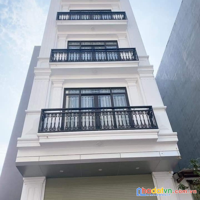 Bán nhà phố ngọc thuỵ ,long biên ,55m x 5t, 4 thoáng , gần ô tô ,ngõ thông, giá chỉ gần 6 tỷ.