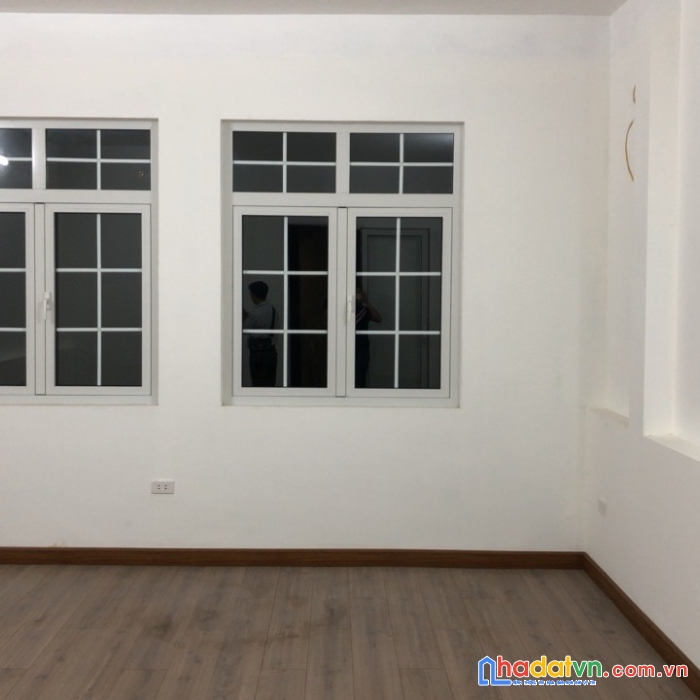 Plô ôtô vào nhà trần hưng đạo hk 45m 5t mới đẹp 14 tỷ