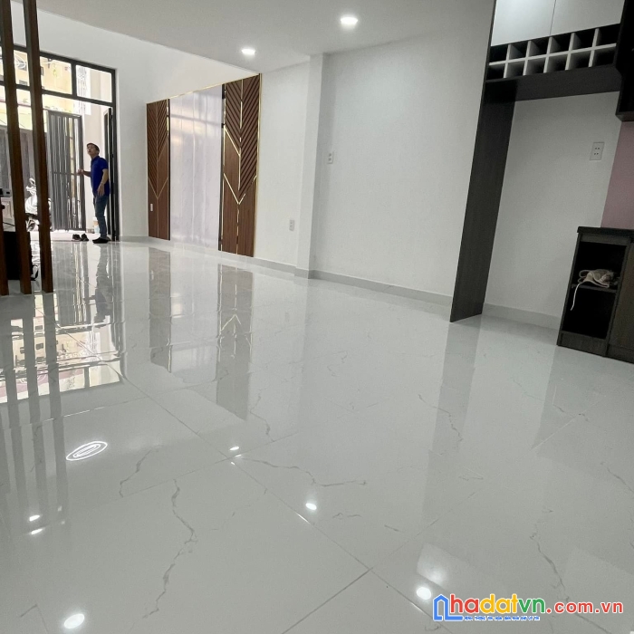 Phú nhuận - nhà mới đẹp - dt lớn