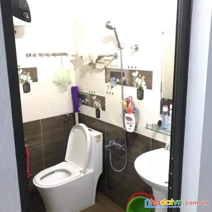 Nhà đẹp * ôtô 5 tạ đỗ cửa ?? vài bước chân ra ngắm phố - uống café pandora  kinh doanh online -