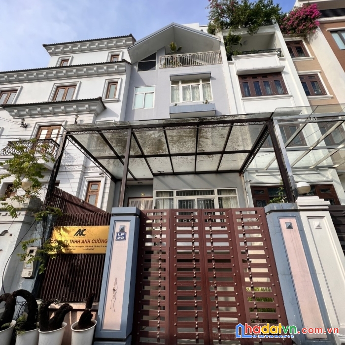 Bán biệt thự trung kính, cầu giấy dt: 114m2, 4t, mt: 6m, giá bán: 31 tỷ