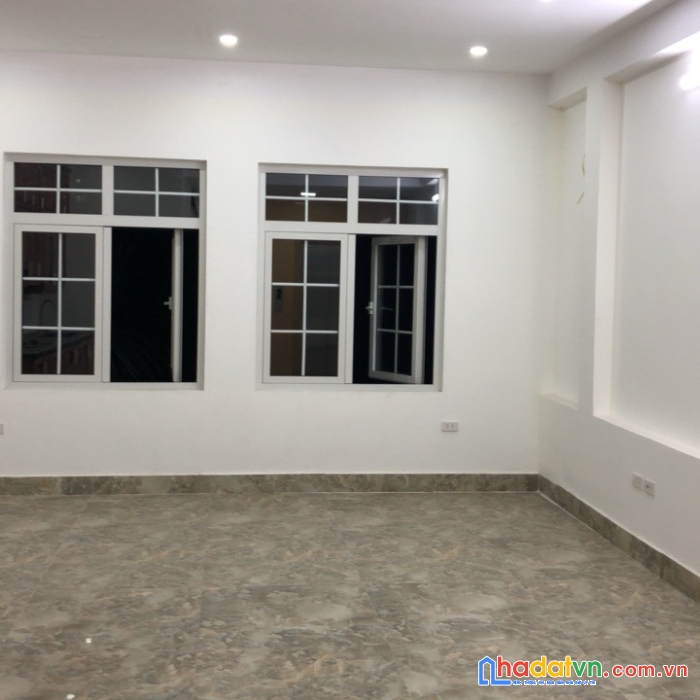 Lý thường kiệt hk 40m 5t mới ngõ to ôtô vào nhà 14 tỷ