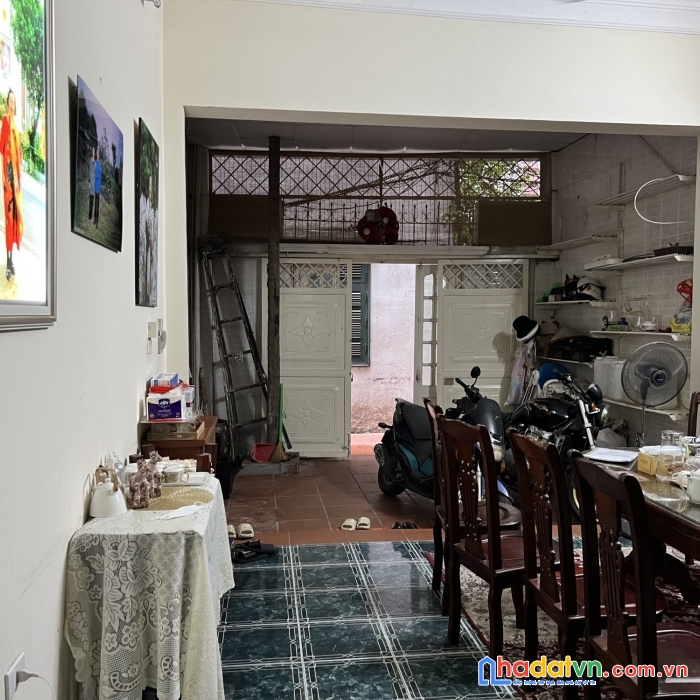 Cần bán nhà xã đàn, 4 tầng nhà xây kiên cố, ở thoáng ,gần phố lớn, oto.