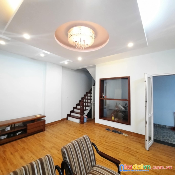 Ngọc thụy - long biên,40m2 x 4 tầng, ô tô đỗ cổng, hàng xóm mipec, nhà đẹp giá rẻ