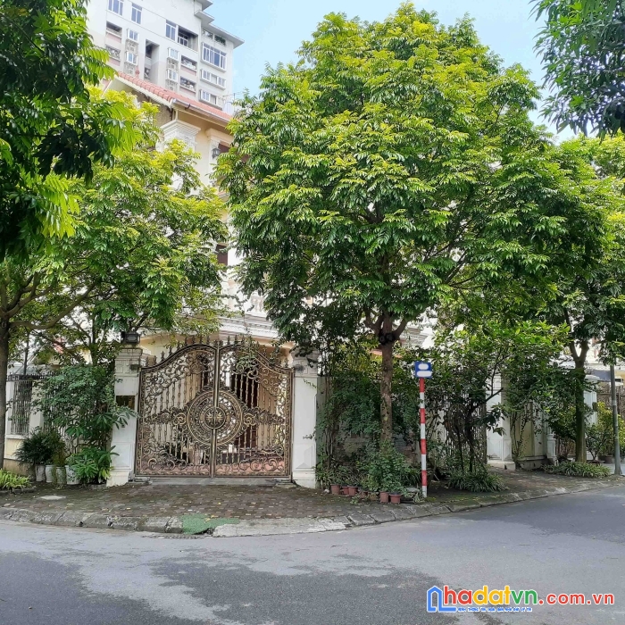 Bán biệt thự kđt việt hưng, 230m2, giá 54.5 tỷ, chỉ dành cho người giàu có