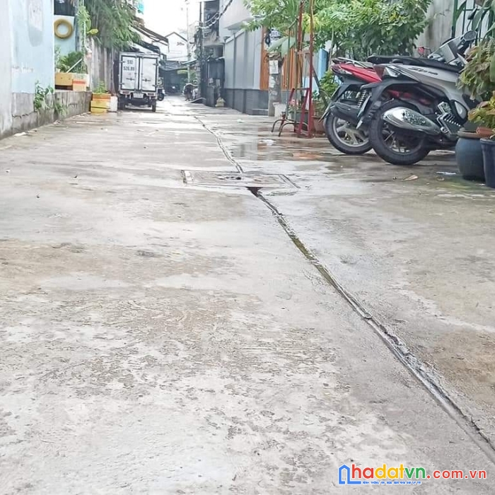 Bán nhà bình tân,hxt thông, sát chợ bình trị đông, tl10,  giáp q6, nhà củ tiện xây mới, 2tầng,