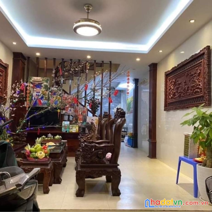 Tin được không? nhà đẹp chùa láng, 2 thoáng, oto, gần phố, gần hồ, 45m2x5t chỉ 6 tỷ.
