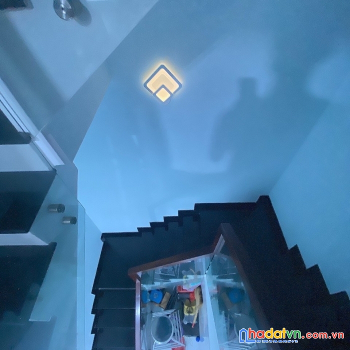 Bán nhà 106e.x, 37.5m2, hẻm 8m, 6.8 tỷ, đường lạc long quân, p.3, q.11, tp.hcm