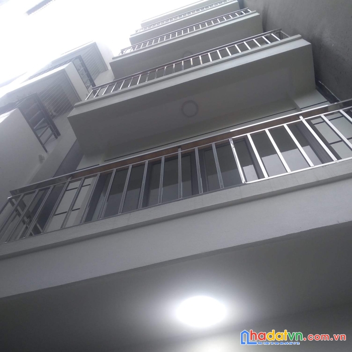 Nhà triều khúc mới koong - 3 thoáng - ô tô đỗ cổng - ô tô tránh vài bước 3.85 tỷ