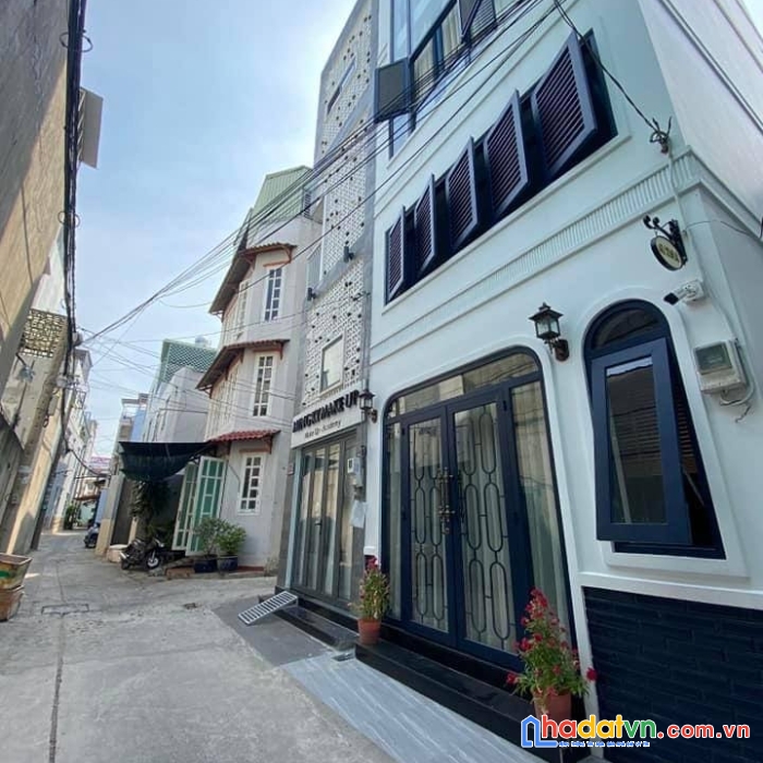 Bán nhà 5 tầng đường lê thúc hoạch, hẻm xe 4 chỗ, 39.4m2 chỉ 6.4 tỷ, nhà do kiến trúc sư thiết kế