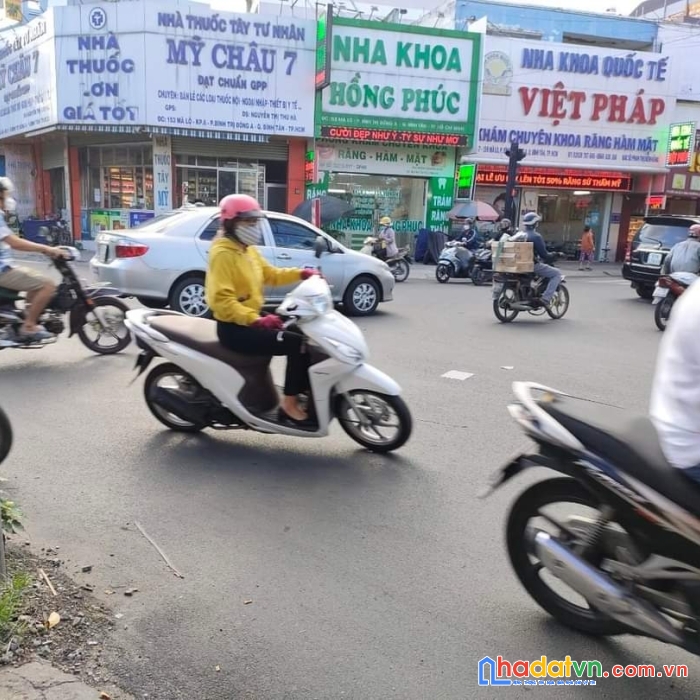 Bán nhà bình tân, mặt tiền hương lộ 2 kinh doanh đa ngành sầm uất, dòng tiền đều hàng tháng,