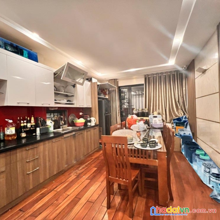 Nhỉnh 11 tỷ, dt 68m² x 4 tầng, phố thành thái kéo dài, kinh doanh vip
