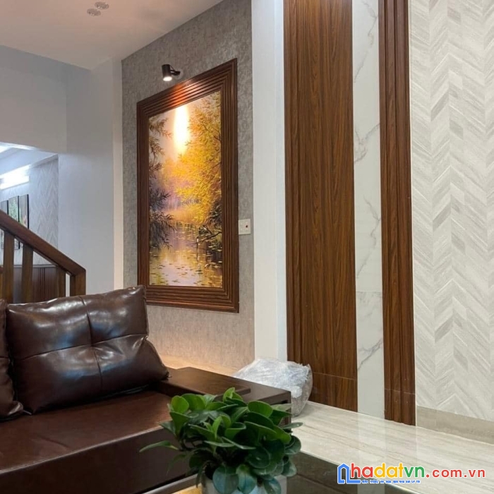 Nhà 3 tầng mới tinh khu chợ thanh bình. 4 phòng ngủ, nội thất đẹp.