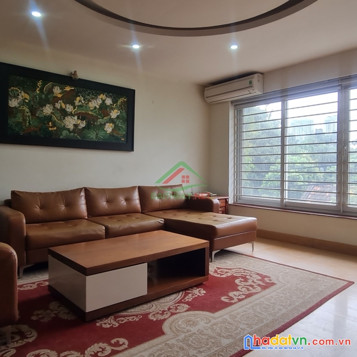 Bán nhà cực đẹp hồng tiến,nhà cực đẹp,2 thoáng, gara ôtô 7chỗ, 9.9tỷ