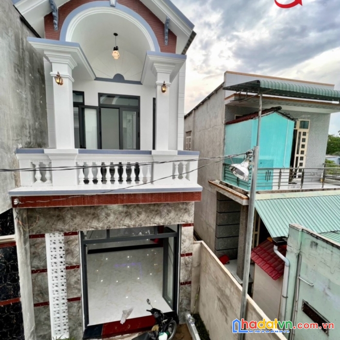 Nhà 1 trệt 1 lầu 96m2 shr thổ cư đường ô tô gần đường phạm văn diêu p.tân hạnh chỉ 2ty7