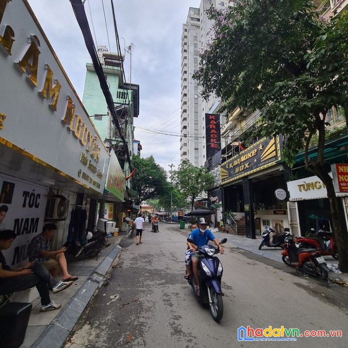 Bán liền kề nguyễn văn lộc hà đông kinh doanh sầm uất 80m2, mặt tiền 4.5m 15.7 tỷ