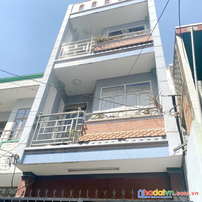 Nhà gần chợ sáng hẻm rộng bùi minh trực 4x19m 4 tầng p5 q8 6.3 tỷ