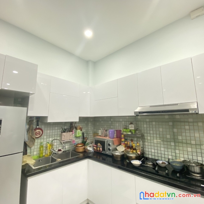 Bán nhà lạc long quân hẻm 8m phường 3 quận 11 dt 38m2 giá 6.8 tỷ