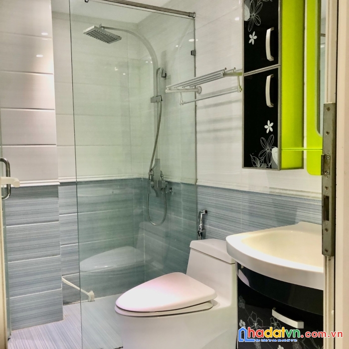 Bán nhà siêu đẹp đống đa, lô góc, 3 thoáng, sát phố, ngõ rộng, 30mx5t. giá 3.9 tỷ.