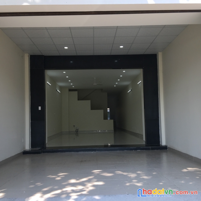 Nhà mặt phố 4 tầng tiện kinh doanh dt sàn 375m2 giá 5.55 tỷ