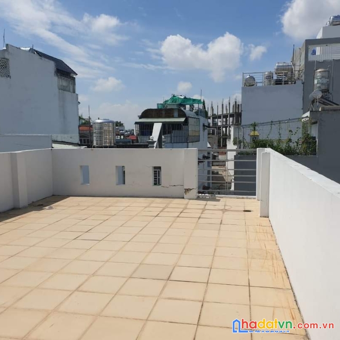 Bán nhà chính chủ xây tâm huyết, 3 tầng- sân thượng trước sau, giá rẻ bất ngờ