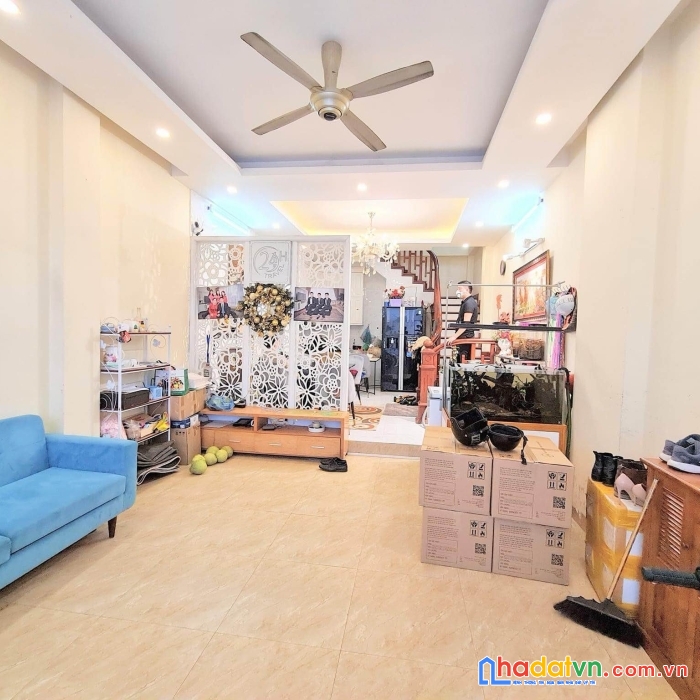 Bán nhà võ chí công-55m2-nhỉnh 7 tỷ-ngõ ô tô-giao thông thuận tiện-kinh doanh