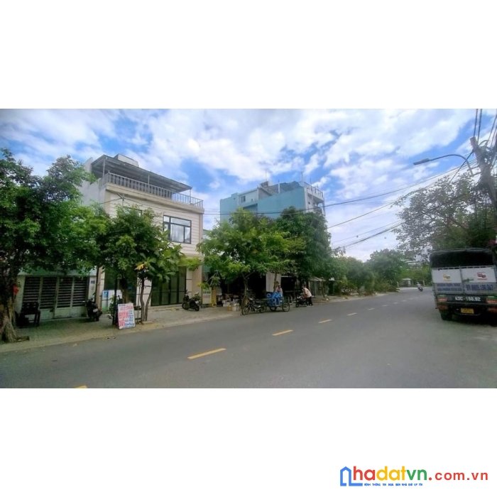 Nhà 2  tầng mt trần duy chiến, sát biển mân thái, giá sập hầm.