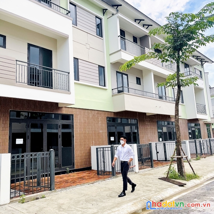 Bán gấp shophouse đối diện trường học liên cấp tại thành phố từ sơn