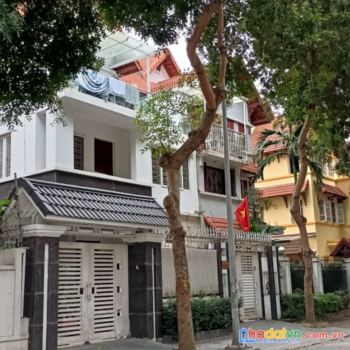 Bán biệt thự 151a nguyễn đức cảnh, diện tích 143m2 nhà 4 tầng đẹp, giá 24.5 tỷ