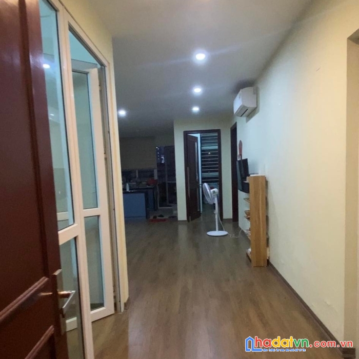 Bán chcc c18 ngõ 655 lạc long quân 107m 3n 3vs 3.6 tỷ full đồ