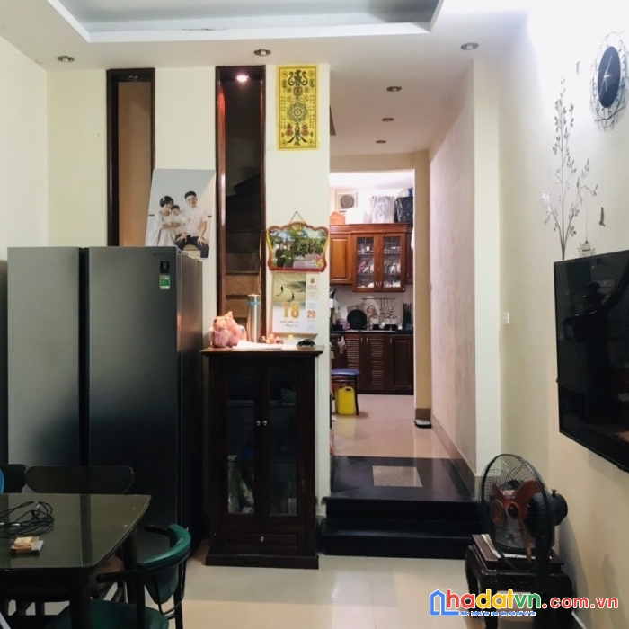 Bán gấp nhà ngõ khâm thiên, đống đa, nhà đẹp, giá rẻ, 37m2, 3 ngủ, nhỉnh 3 tỷ