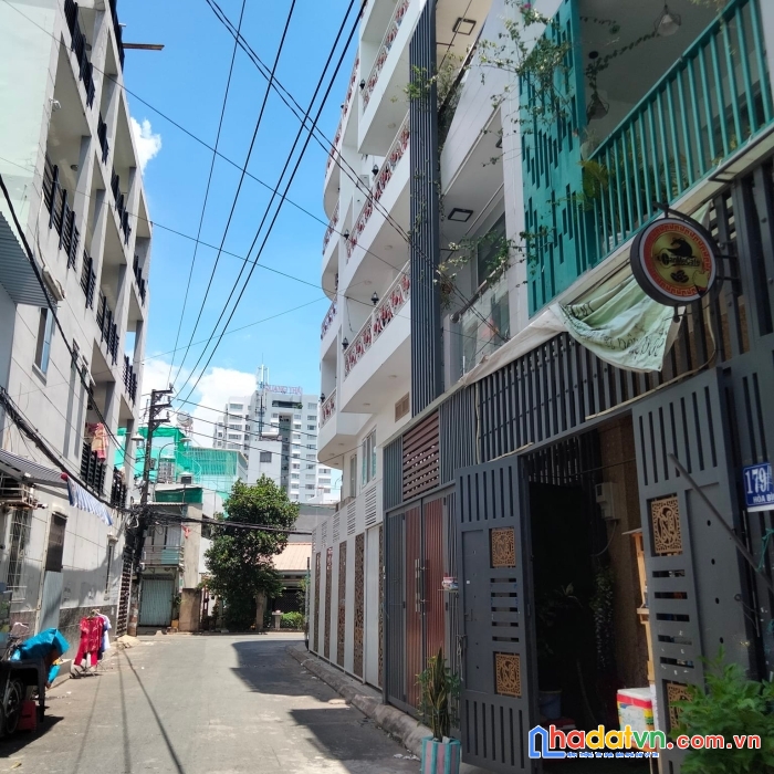 Bán căn nhà hẻm 1 sẹc đường hòa bình, 4mx20m, giá nhỉnh 10 tỷ, hiệp tân, tân phú