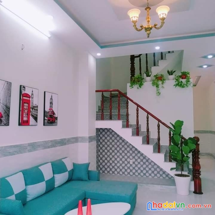 Cần bán nhà đẹp 2 tấm q7 gần phú mỹ hưng cách 2