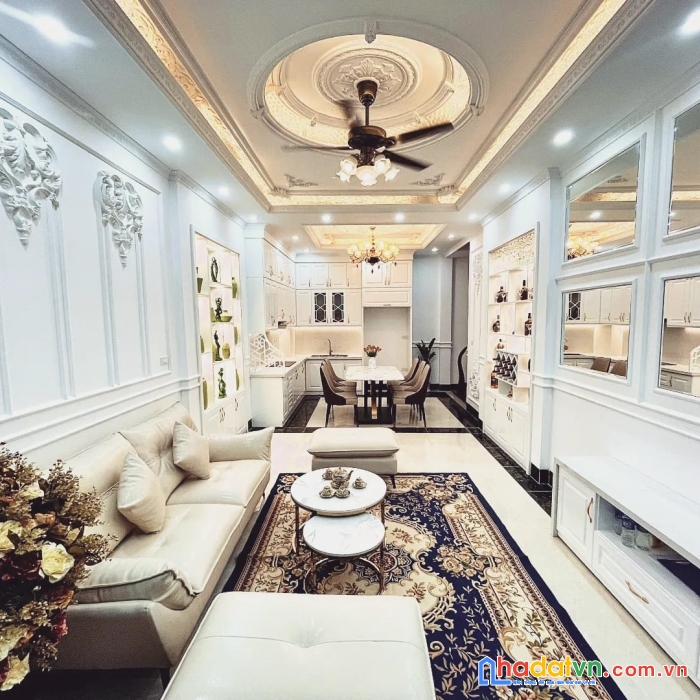 Bán nhà thịnh quang đống đa dt 42m 5 tầng mt 4m nhỉnh 7 tỷ- tặng nội thất-trung tâm quận đống đa.