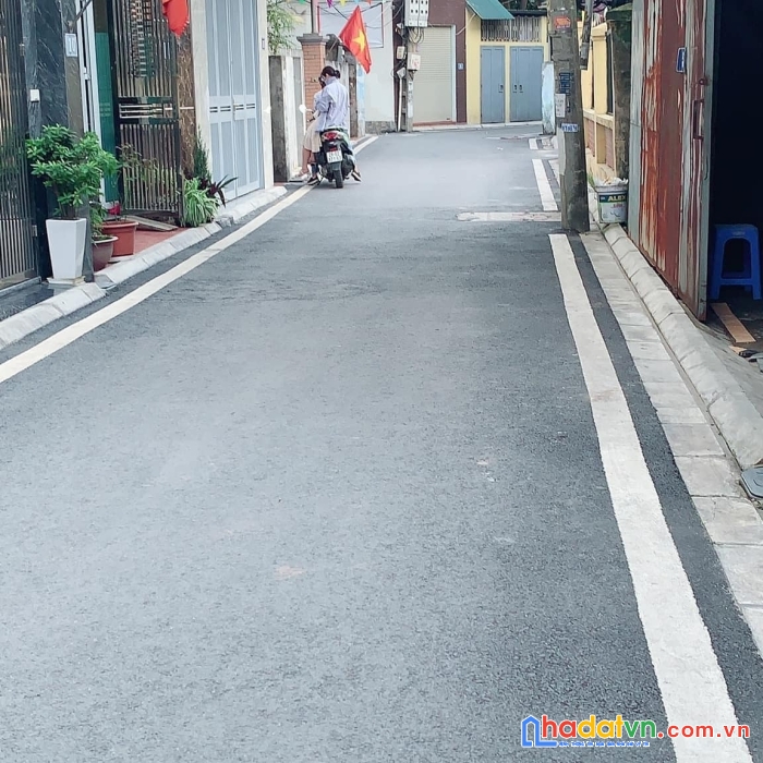 Siêu phẩm – nhà dân xây – đường nhựa trải thảm  - ô tô đỗ cổng - bán nhà đức giang, long biên,