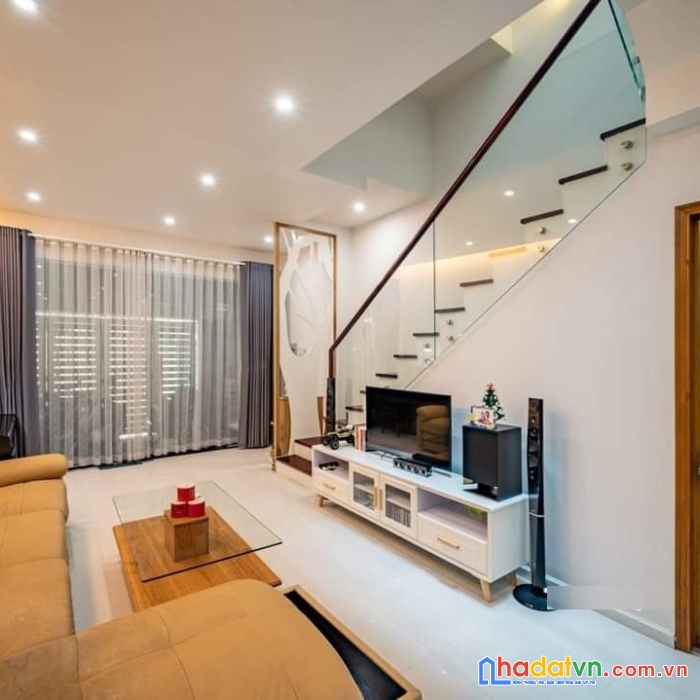 Bán nhà hxh thích quảng đức, phú nhuận, ngang 5.1m giá hơn 8 tỷ