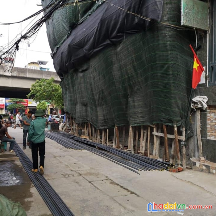 Bán đất mặt tiền 8m phố nguyễn xiến thanh xuân nhỉnh 180 triêu/m2.