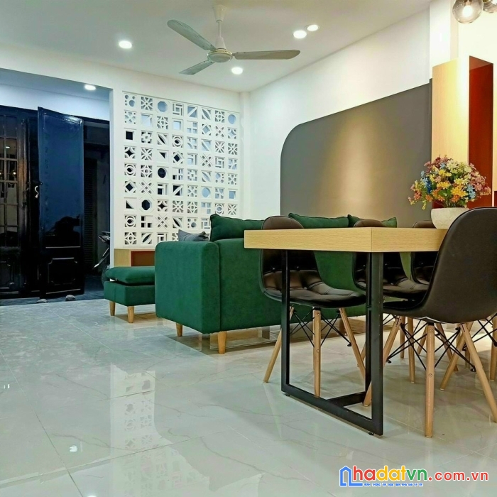 Nhà đẹp, phan đăng lưu, 4 x 12m, 48m2, chỉ 8.2 tỷ, hẻm xe hơi