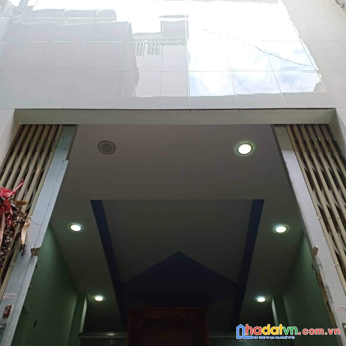 Nhà mới ở ngay - 24m2 - 2 tầng - sát mặt tiền hậu giang quận 6. giá chỉ 2.8 tỷ