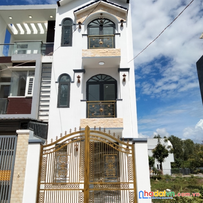 Nhà mới cát tường phú sinh 1 trệt 2 lầu  990 triệu