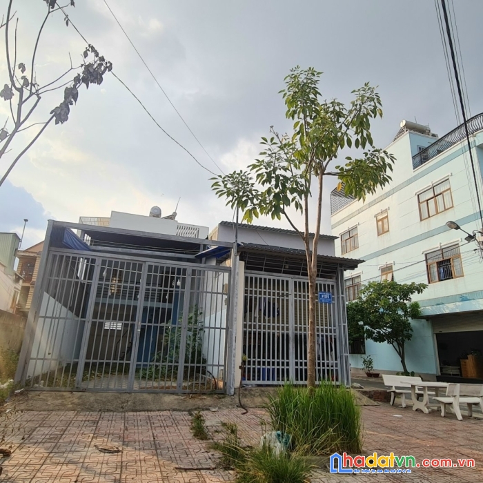 Bán đất kèm nhà - mặt tiền đường quận 9 - 58m2 - có sổ hồng - giá tốt