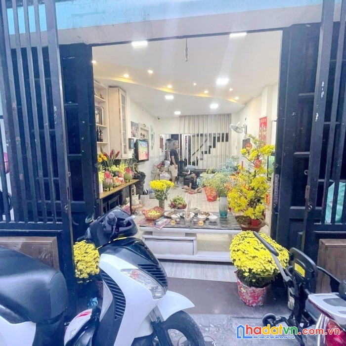 Nhà bán hẻm thông dương bá trạc 4x10,5m p2 q8 4,75 tỷ
