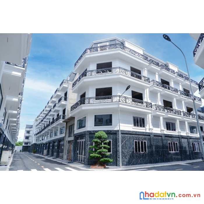 Nhà phố compound, ngay cao đẳng điện lực, 2 mặt tiền sông, ưu đãi hấp dẫn