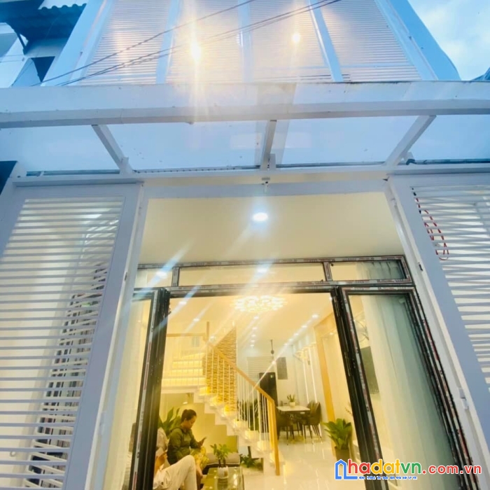 Nhà mới đẹp, hẻm xe hơi 6m, 4m x 10m, tặng hết nội thất cao cấp, giá 4.66 tỷ