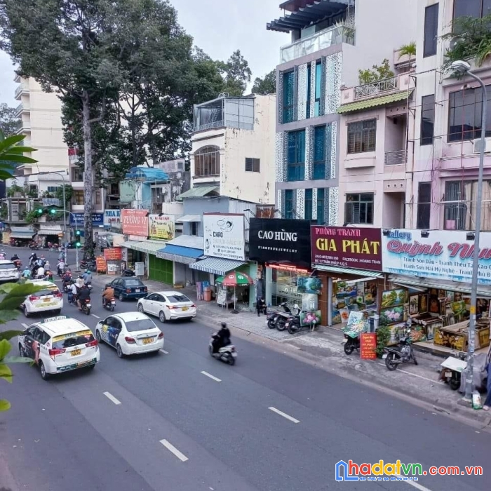 Bán nhà mặt trần phú, quận 5, 4 tầng, ngang 4 x 21.5, nhỉnh 19 tỷ.