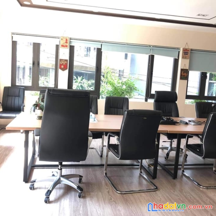 Mặt phố! chỉ 21.5tỷ, nhà 5t, kinh doanh, vỉa hè rộng, bán nhà lạc long quân,